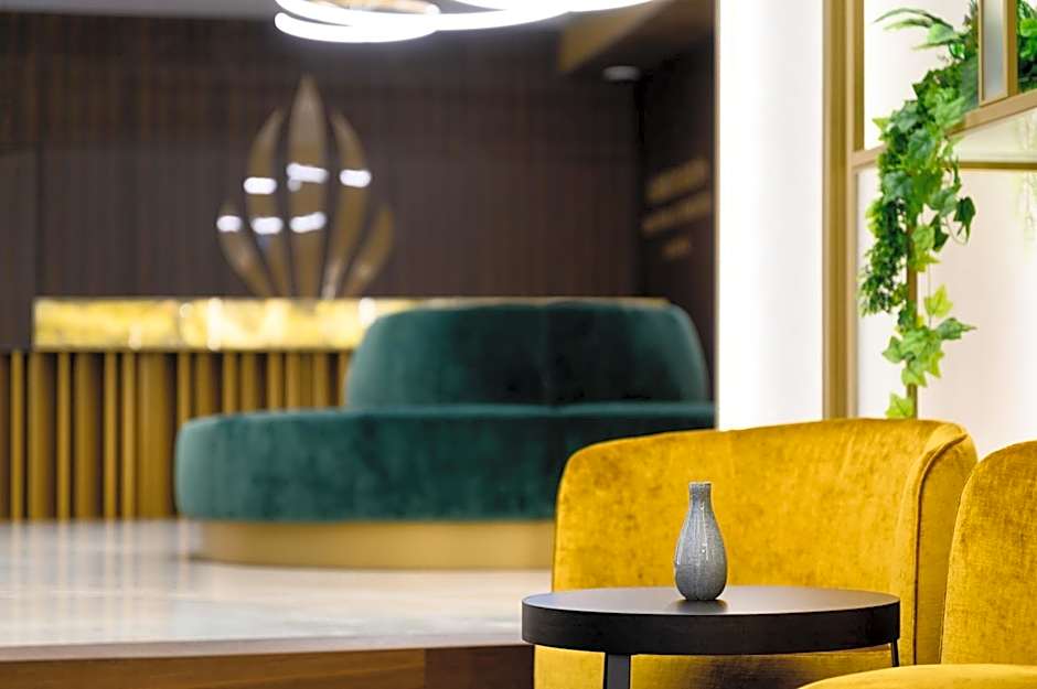 Emerald Hotel by Continental Group