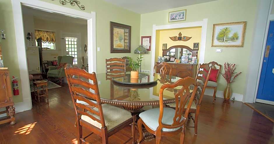 Granbury Gardens Bed and Breakfast