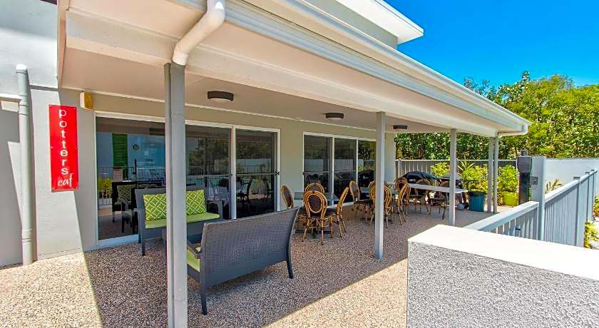 Mackay Oceanside Central Hotel