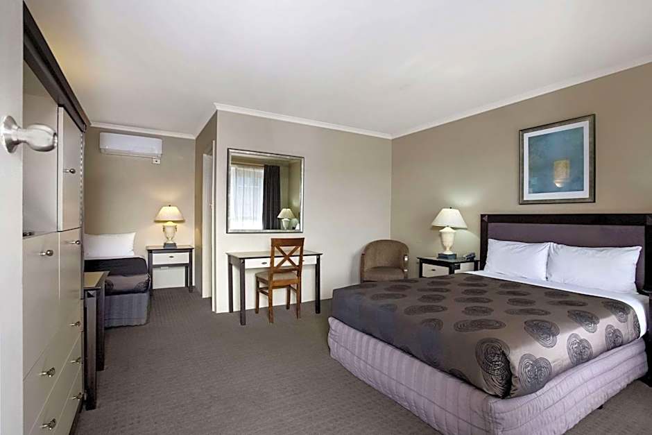 Comfort Inn On Raglan