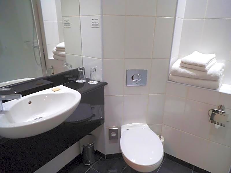 Ramada Hounslow - Heathrow East