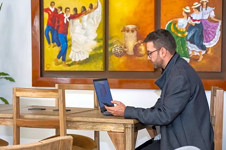 Hotel Virrey Central