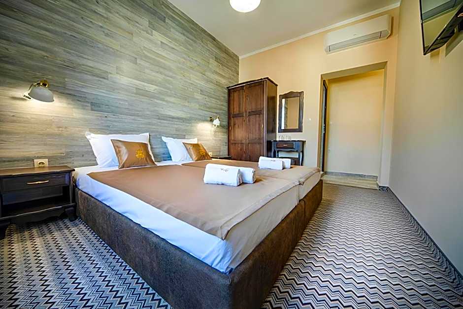 Hotel Antique - free private parking