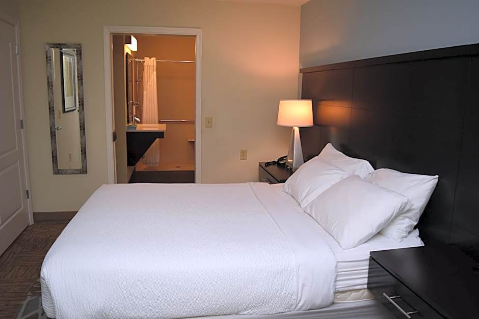 Staybridge Suites Syracuse Liverpool By IHG