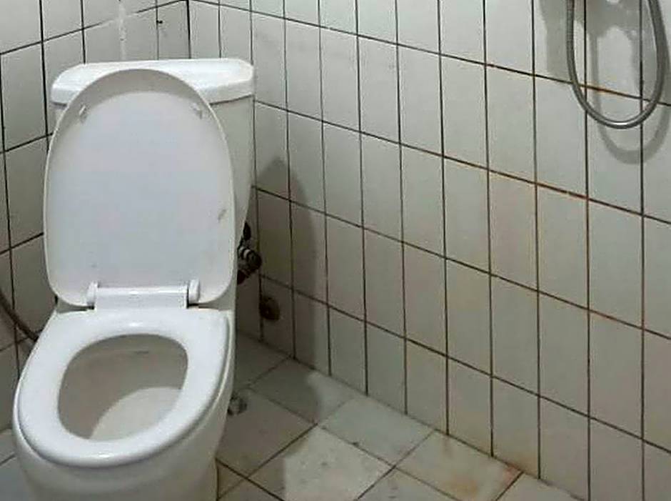 RedDoorz at Hotel Ermashta Jayapura