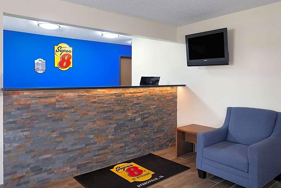 Super 8 by Wyndham Dyersville