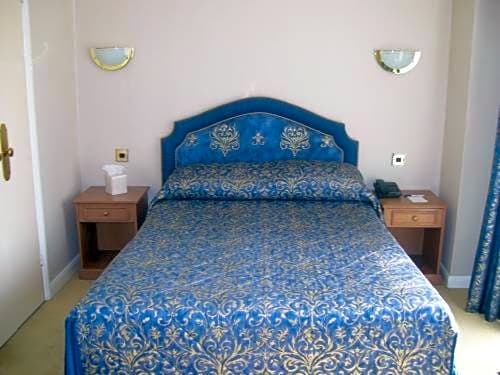 Barn Hotel London Ruislip