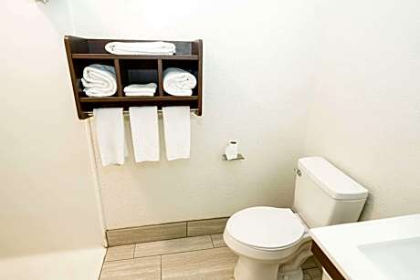 2 Double Beds, Suite, Nonsmoking, Accessible, Upgrade