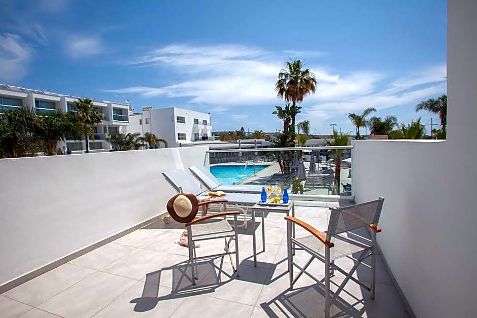 Limanaki Beach Hotel