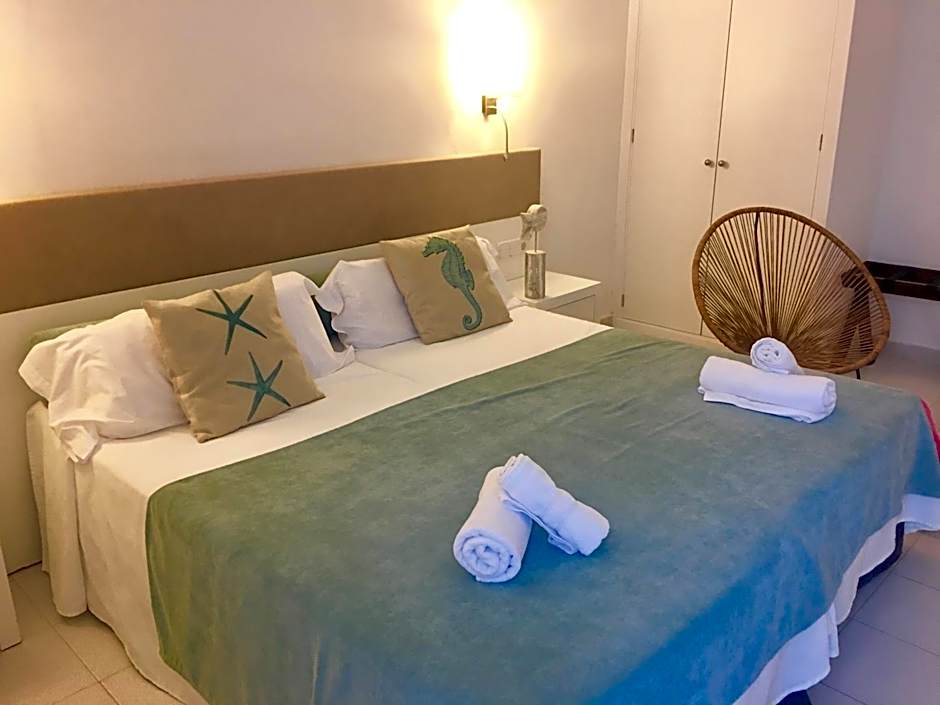 Photo 1 of 6 of 1 Double Bed or 2 Beds