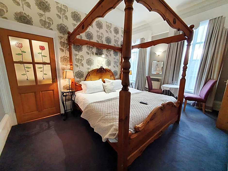 Holmwood House Guest Accommodation