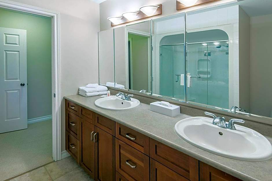 Super 8 by Wyndham Cochrane