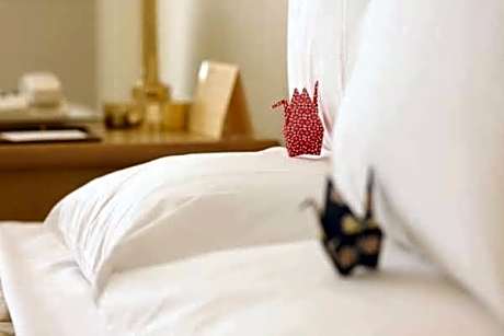Deluxe Twin Room with Extra Bed - Non-Smoking