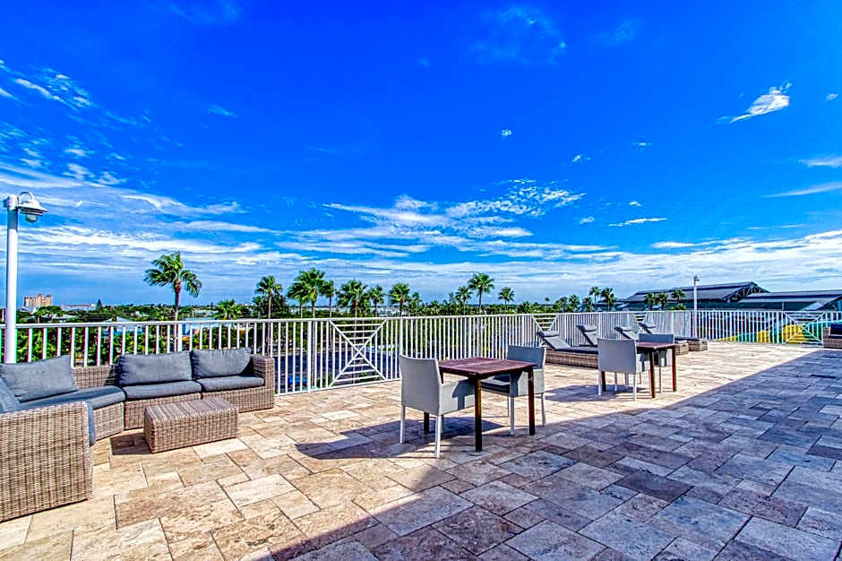 Harbourside Resort, a New Hotel Collection Property