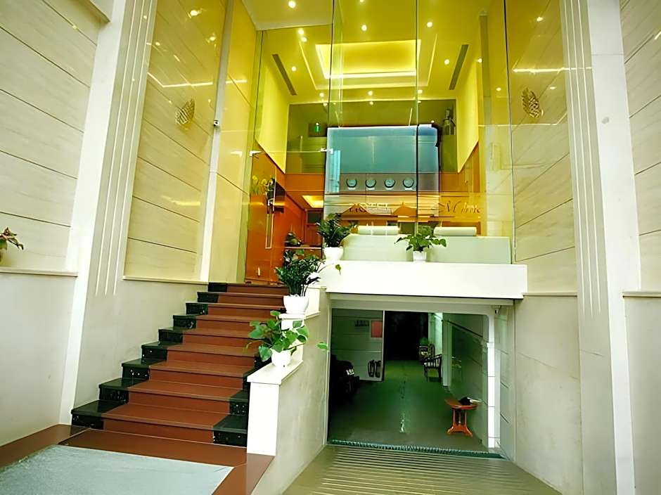 Bin Bin Mimosa Hotel - Near Tan Son Nhat Airport 