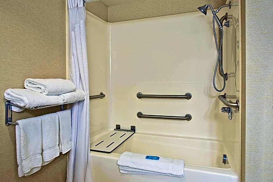 Holiday Inn Express and Suites Pittsburgh West Mifflin By IHG