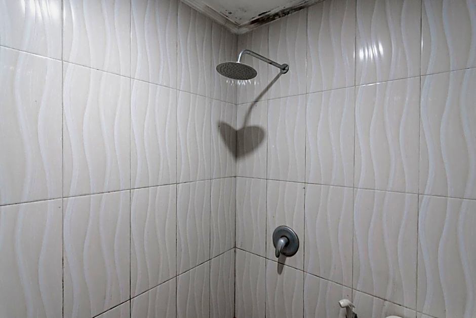 RedDoorz Syariah at Cigadung Raya Street