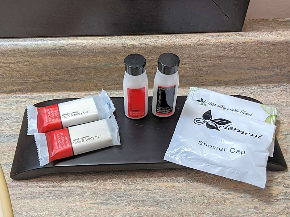 Howard Johnson by Wyndham Downtown Kamloops