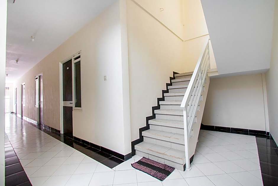 Super OYO 3350 Cozy Residence Syariah