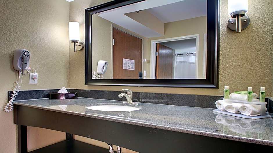 Holiday Inn Express & Suites Jackson Downtown - Coliseum By IHG
