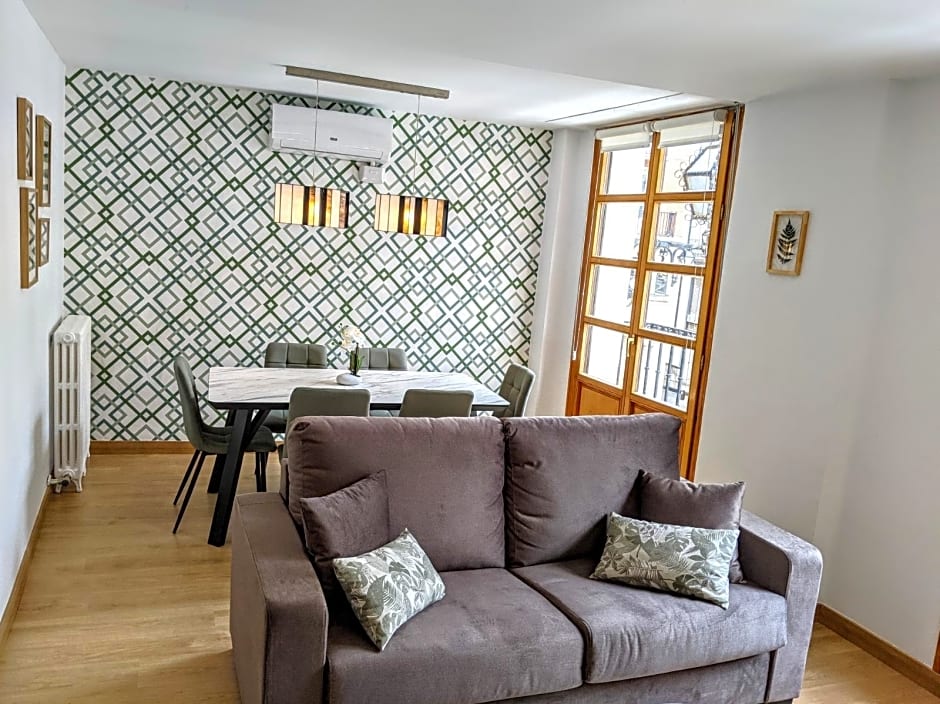 Apartamentos Plaza del Torico