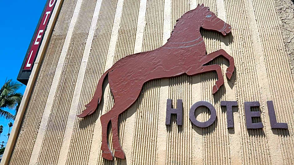 Holly Crest Hotel - Los Angeles, LAX Airport