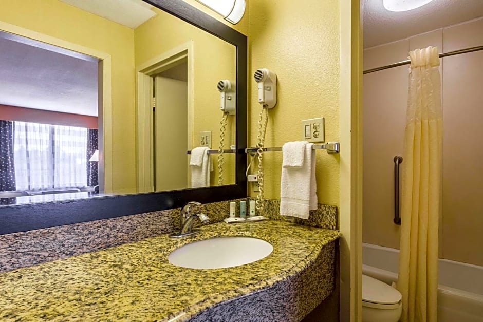 Quality Inn & Suites Baton Rouge West - Port Allen