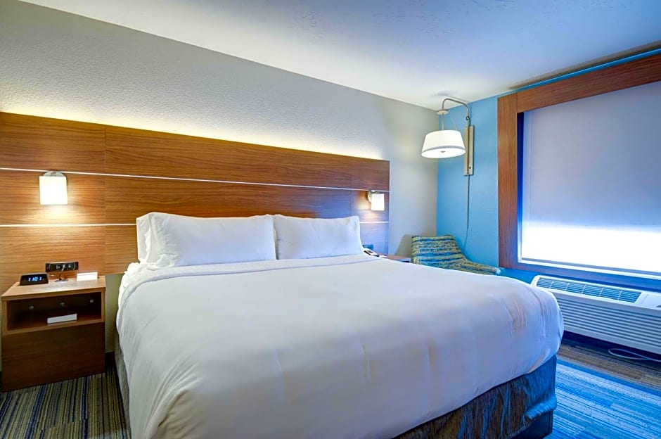 Holiday Inn Express & Suites North Platte, an IHG Hotel