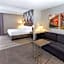 La Quinta Inn & Suites by Wyndham Tulsa Downtown - Route 66