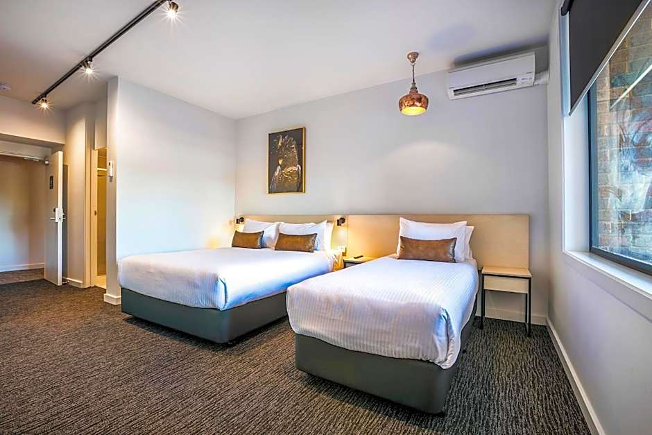 Nightcap at The Cheeky Squire