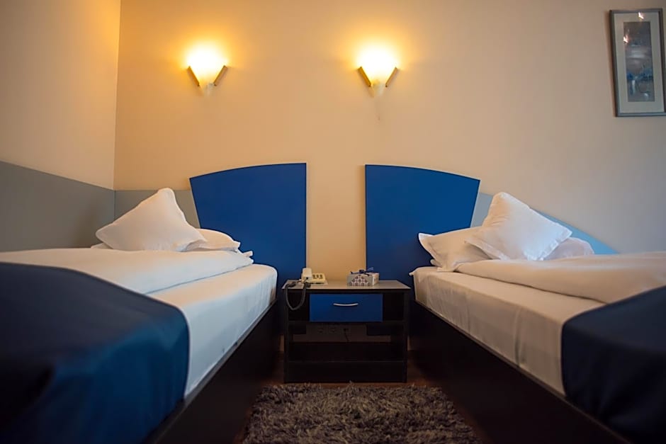 Hotel Marami