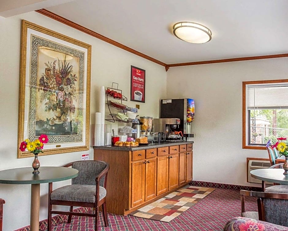 Econo Lodge Fort Jackson
