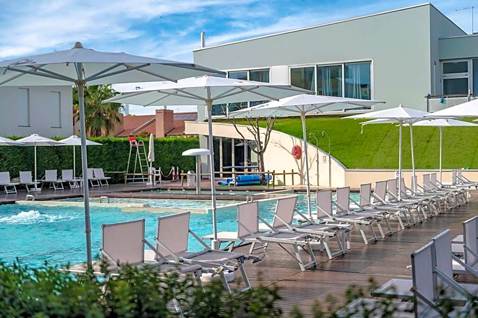 Domino Suite Hotel & Residence