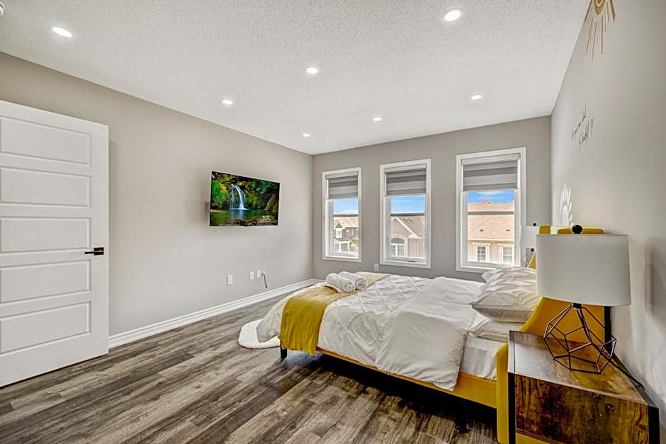 Modern Family Friendly 4BR Home Away From Home