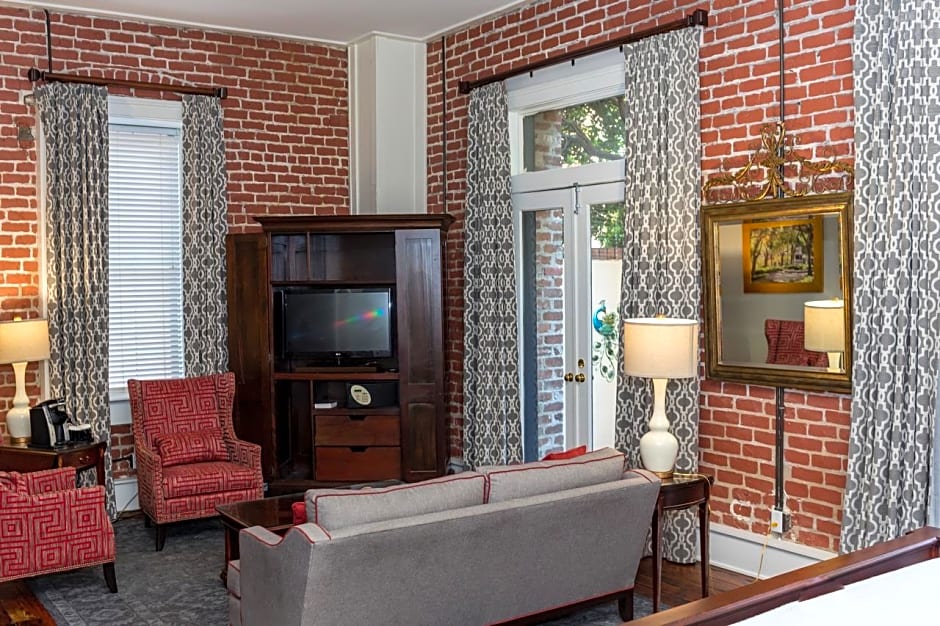 East Bay Inn, Historic Inns of Savannah Collection