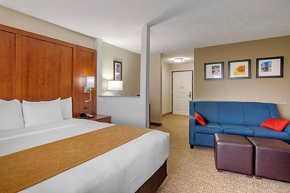 Comfort Suites Speedway - Kansas City