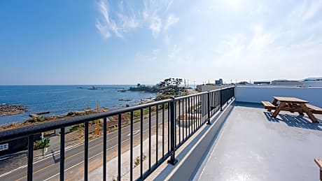 Pohang Bahari Pool Villa