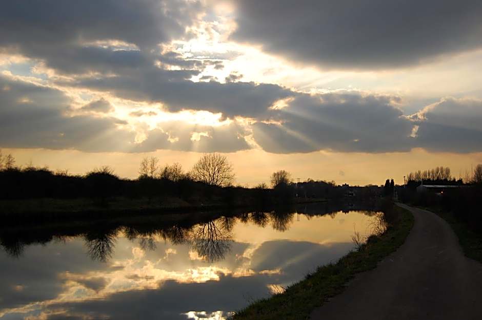 Best Western Plus Pastures Hotel