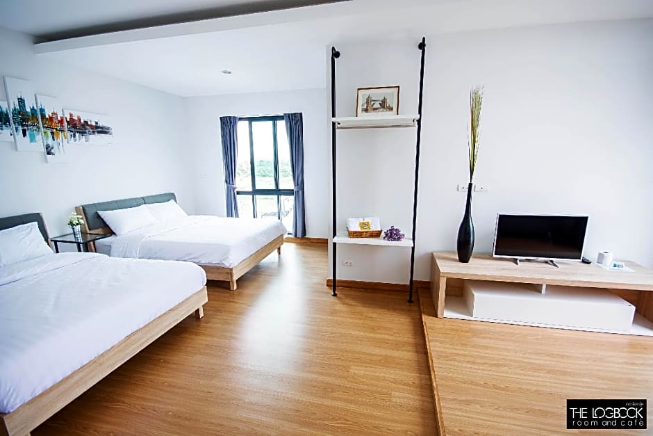 The LogBook room and cafe'