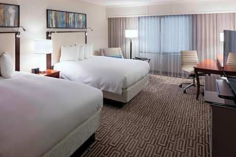 Guest Room with Two Double Beds