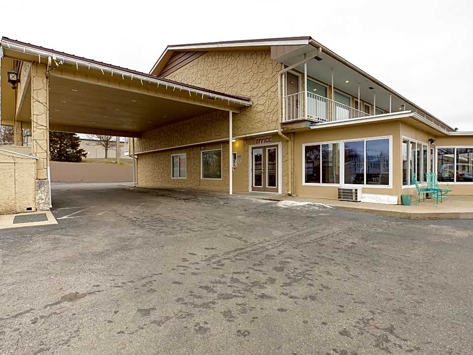 OYO Hotel Branson MO-165