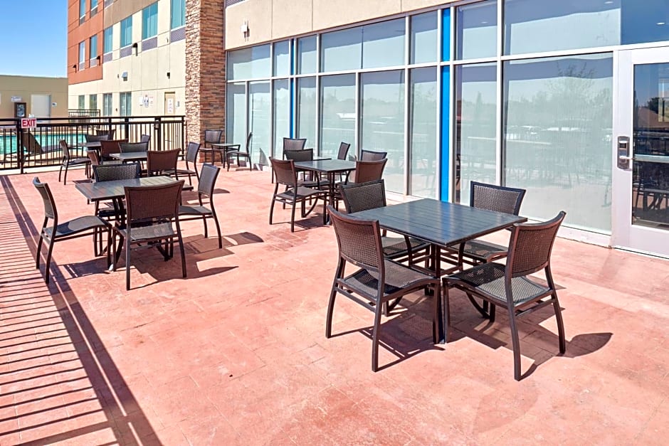 Holiday Inn Express & Suites El Paso East-Loop 375, an IHG Hotel