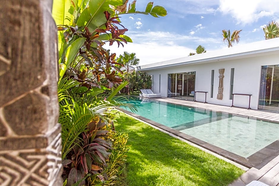 Villa Juna - Beautiful 3 Bedroom in Seminyak