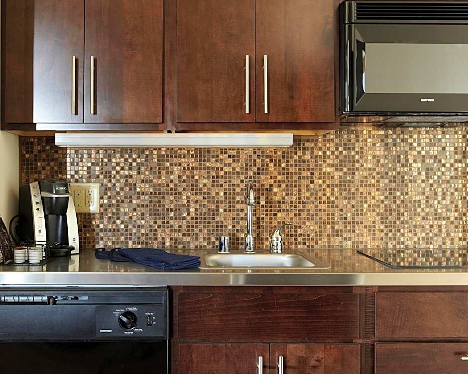 Brewhouse Inn and Suites