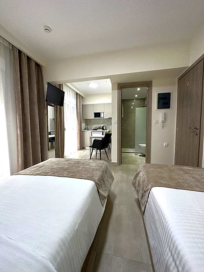 Navarino Luxe Suites