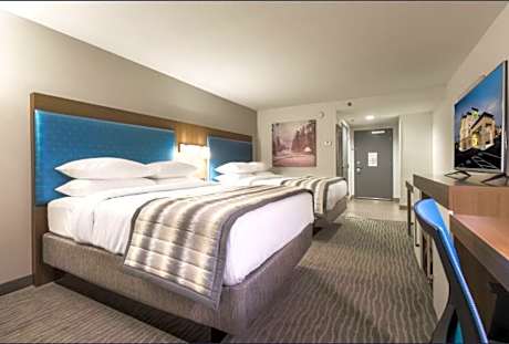 2 Queen Beds Non-Smoking