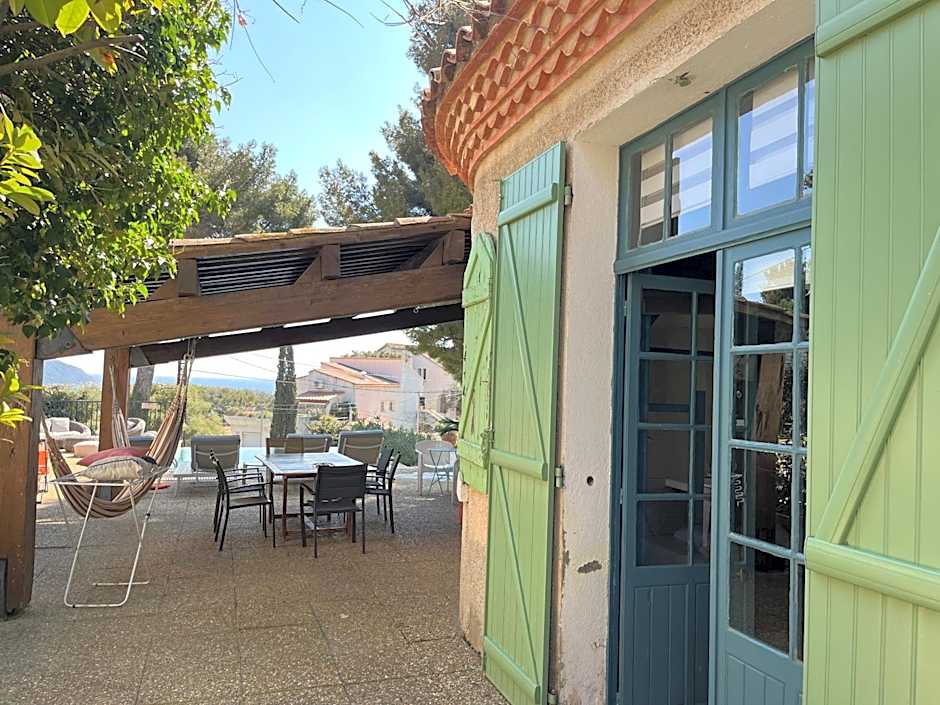 Cassis Hostel