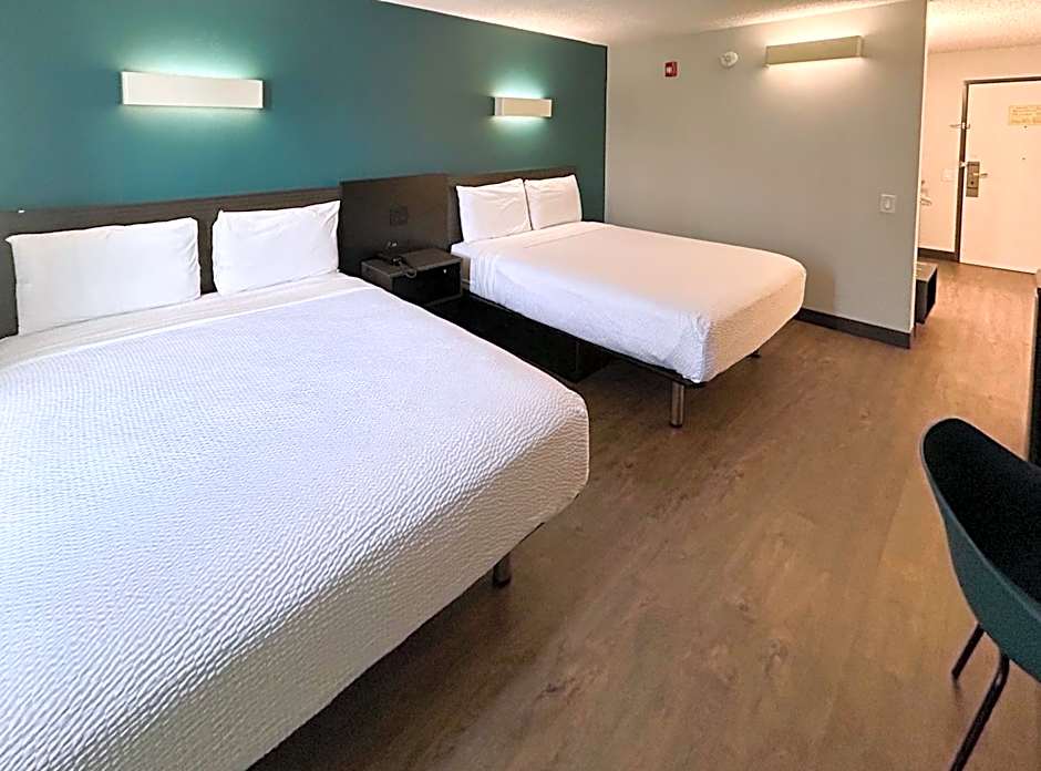 Studio 6 Suites Carson, CA