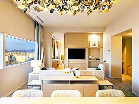 Club Suite with Club Lounge Access