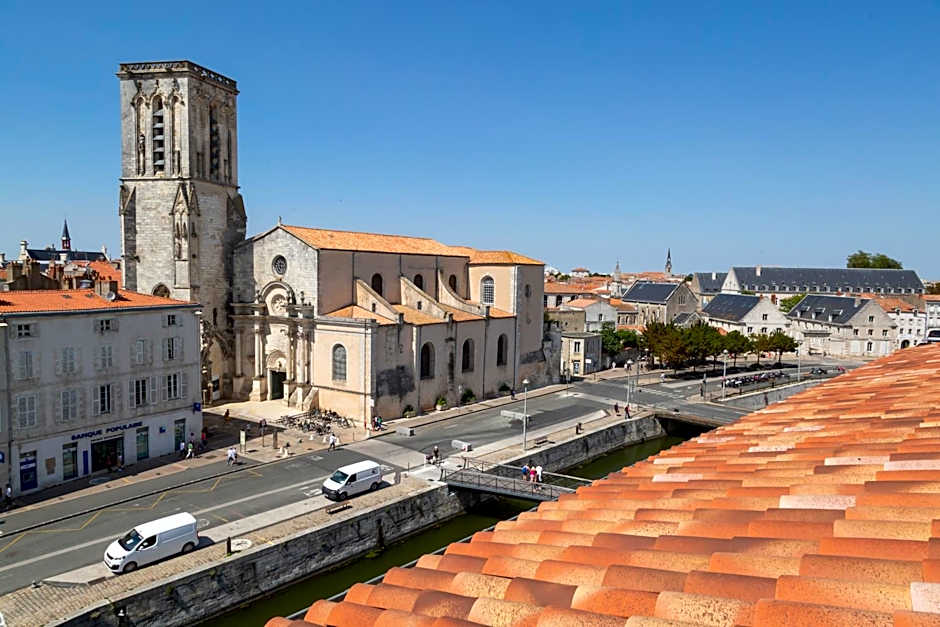 Tour de Nesle La Rochelle Vieux Port 3 etoiles